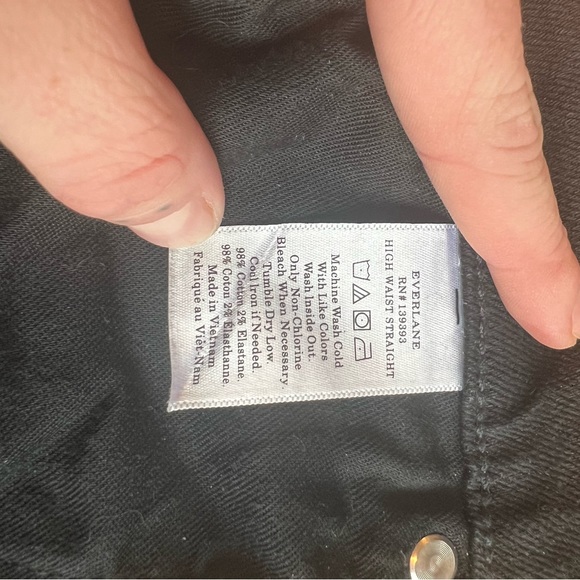 Everlane cheeky ankle jeans. Black size 25. - Picture 4 of 4